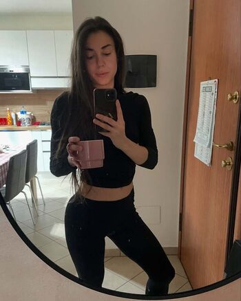 Full leaked Ninamissfit model private photo