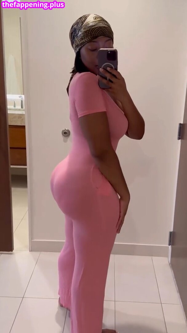 Nneka / https: / whoisnneka Photo OnlyFans Nu #74