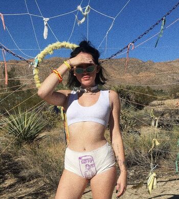 Full leaked Noah cyrus private photo