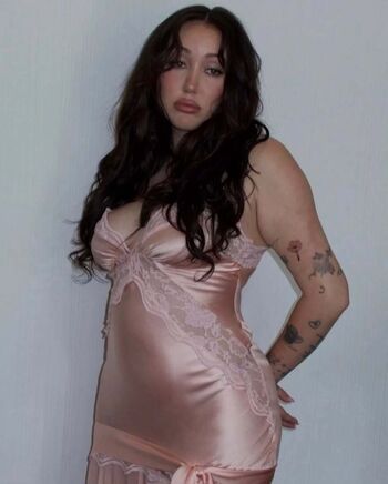 Full leaked Noah cyrus page private photo