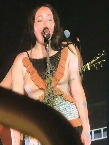 Full leaked Noah cyrus private photo