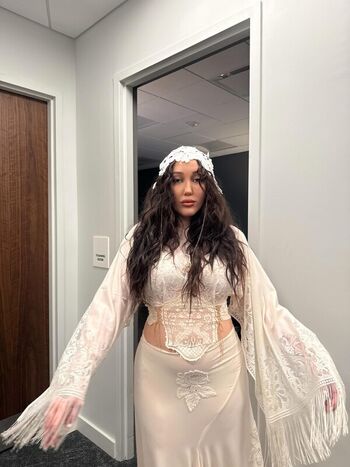 Full leaked Noah cyrus private photo