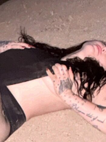 Full leaked Noah cyrus page private photo