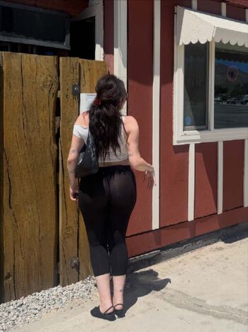 Full leaked Noah cyrus page private photo