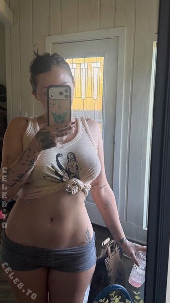 Full leaked Noah cyrus page private photo