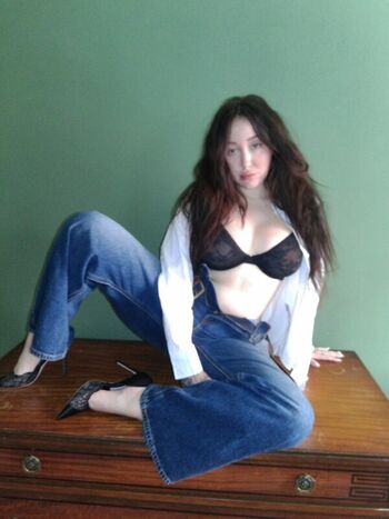 Full leaked Noah cyrus page private photo
