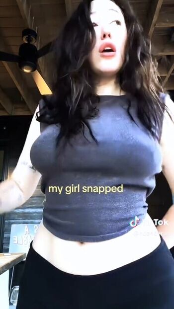 Full leaked Noah cyrus private photo