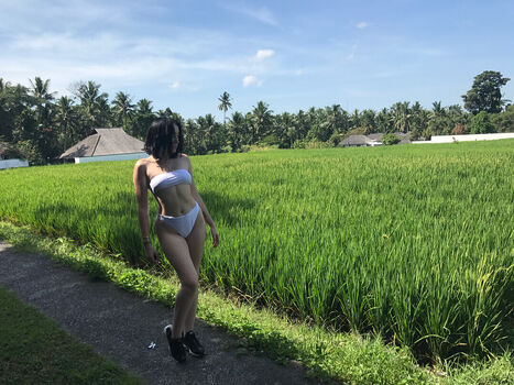 Full leaked Noah cyrus private photo
