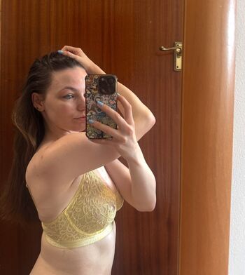 Nomi Teee