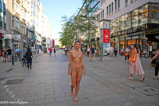 Full leaked Nude in public page private photo