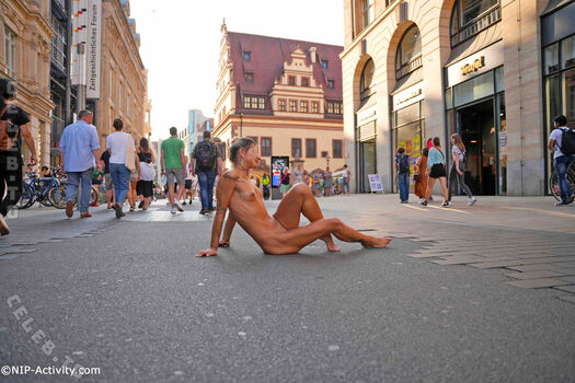Full leaked Nude in public page private photo