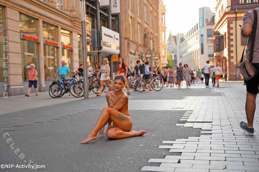 Full leaked Nude in public page private photo