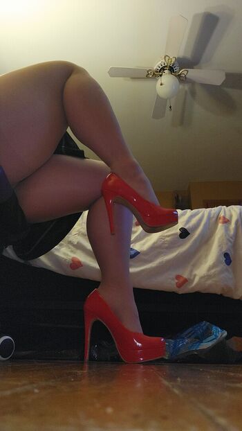 Full leaked Nylonsandsocks private photo