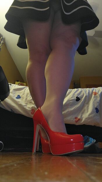 Full leaked Nylonsandsocks private photo