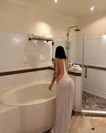 Leaked Victoria nguyen/ private photo viral onlyfans