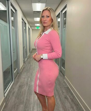 Full leaked Officegirlamanda private onlyfans photo