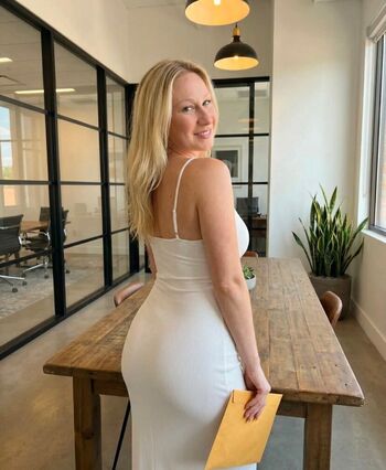 Full leaked Officegirlamanda private onlyfans photo