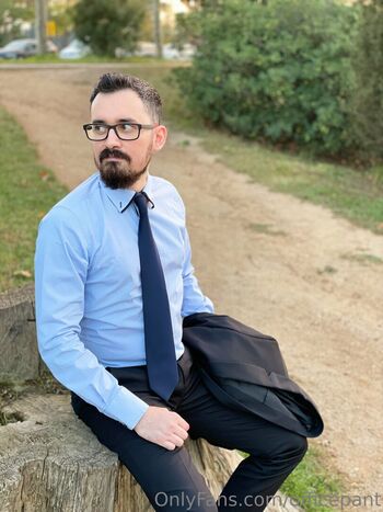 Full leaked Officepant private photo