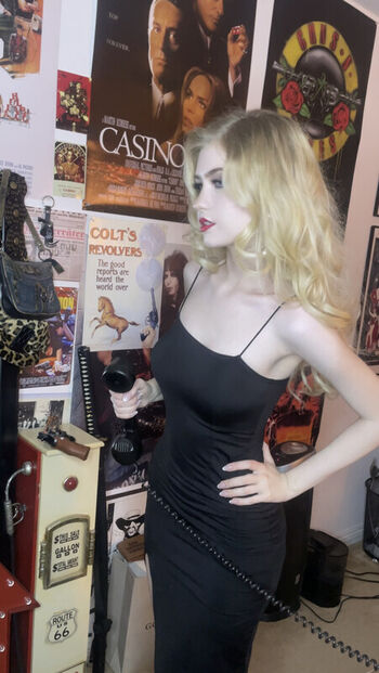 Full leaked Offizieramira private photo