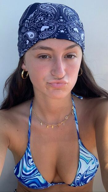 Full leaked Oihana private photo