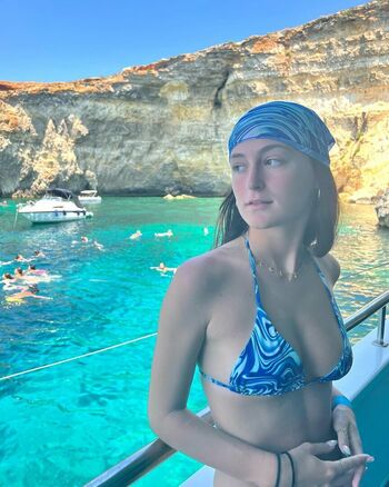 Full leaked Oihana private photo
