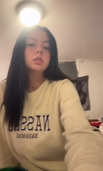 Full leaked Oliviagx private photo
