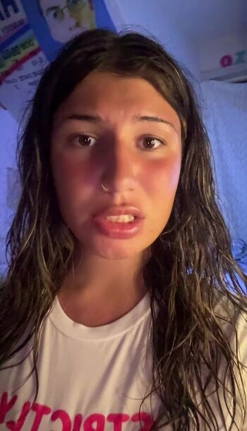 Full leaked Oliviax private photo