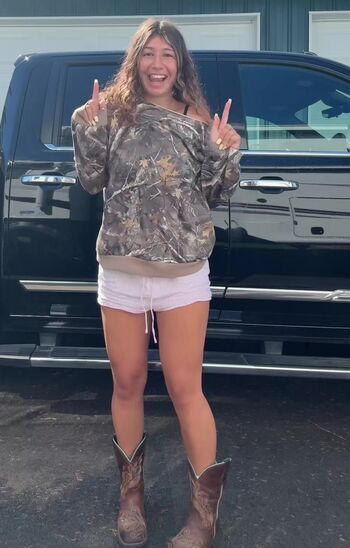 Full leaked Oliviax private photo