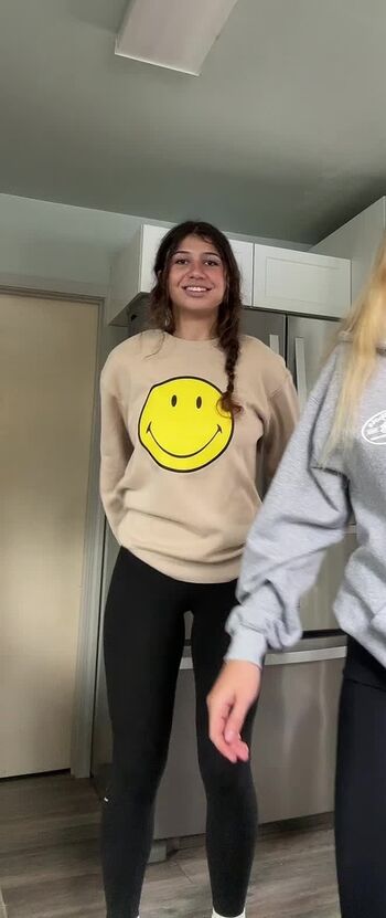 Full leaked Oliviax private photo