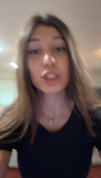 Full leaked Oliviax private photo