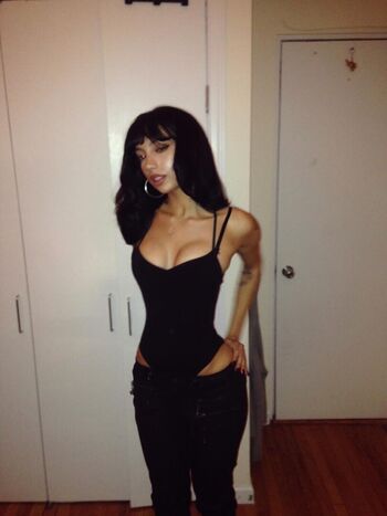 Full leaked Oliviaraynn private photo