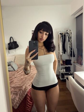 Full leaked Oliviaraynn private photo