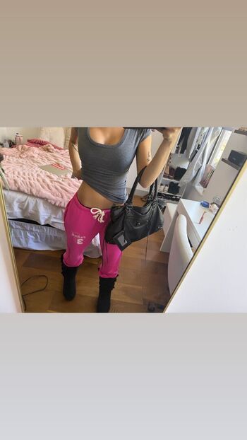 Full leaked Oliviaraynn private photo