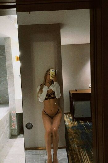 Full leaked Ollechka private photo