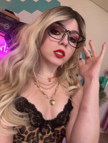 Full leaked Olyashaa page private photo