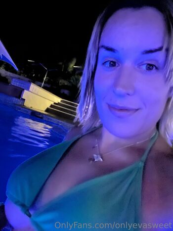 Full leaked Onlyevasweet private photo