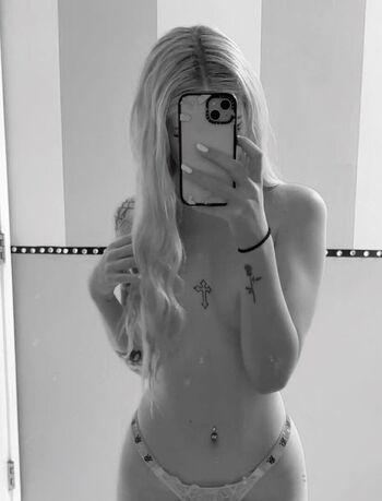 Full leaked Onlygothbitches page private photo