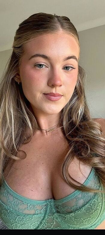 Full leaked Paris chanel private photo