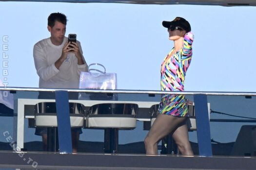 Full leaked Paris hilton page private photo