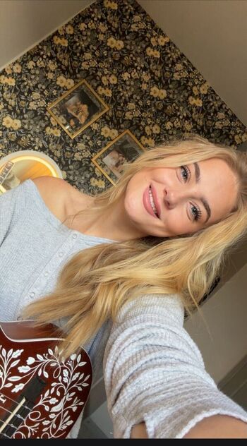 Full leaked Parisangel private photo