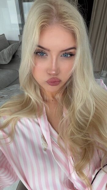 Full leaked Pavoxy private photo