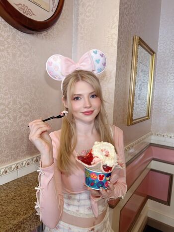 Full leaked Peachmilky page private photo