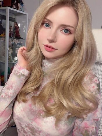 Full leaked Peachmilky  page private photo