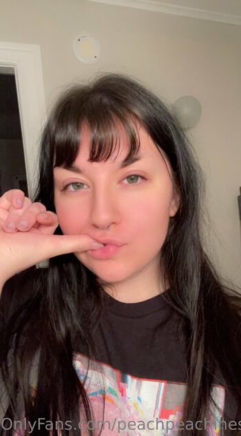 Full leaked Peachpeachiness private photo