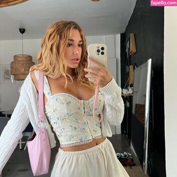 Full leaked Peachydotlily private photo