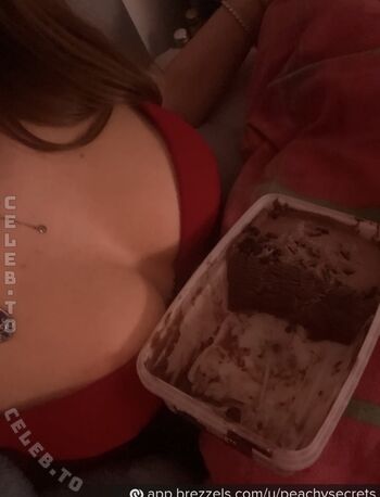 Full leaked Peachysecrets private photo