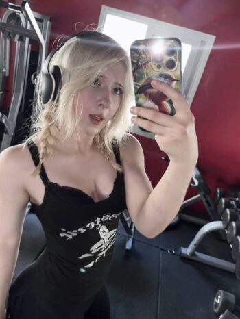 Full leaked Pelememe private photo