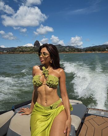 Full leaked Persian page private photo