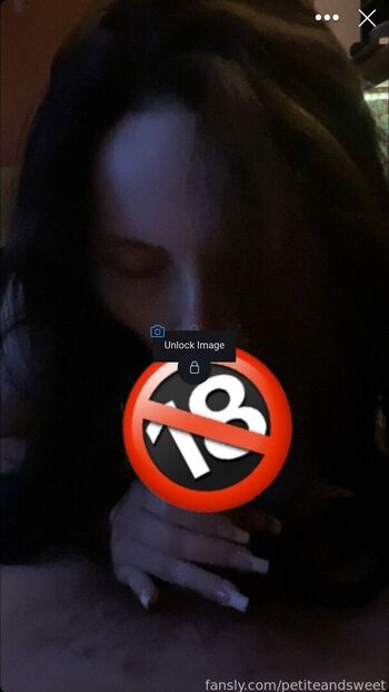 Full leaked Petiteandsweet private photo
