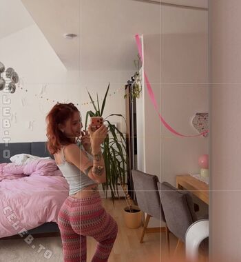 Full leaked Phline private photo